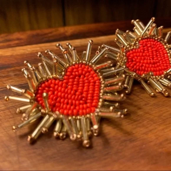Felt Back Seed Beaded Heart Earrings in Red - Picture 5 of 7